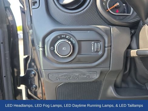 Used 2024 Jeep Wrangler Unlimited Rubicon w/ XTREMEE 35" Tire Package image 18