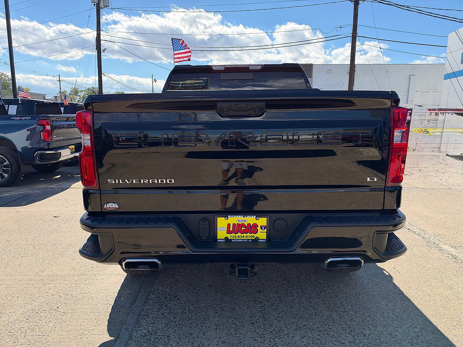 Used 2024 Chevrolet Silverado 1500 LT Trail Boss w/ Convenience Package II AWD/4WD image 6