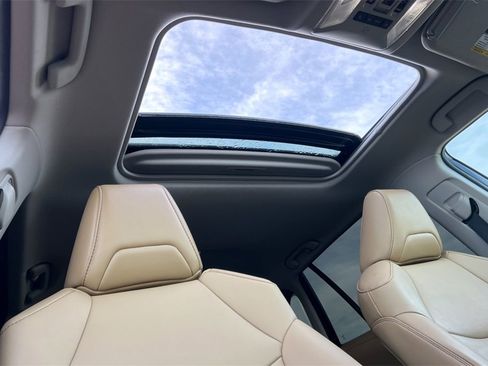 Certified 2022 Toyota RAV4 XLE Premium image 19