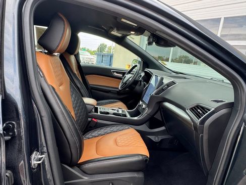 Used 2023 Ford Edge Titanium w/ Equipment Group 301A AWD/4WD image 30