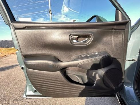 Used 2023 Honda HR-V EX-L image 29