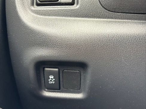 Used 2017 Nissan Versa Note SV FWD image 10