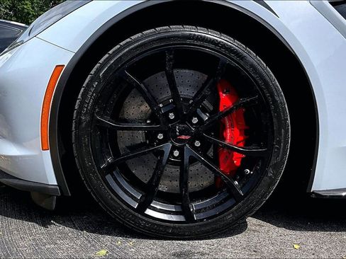 Used 2019 Chevrolet Corvette Grand Sport w/ Z07 Performance Package RWD image 30