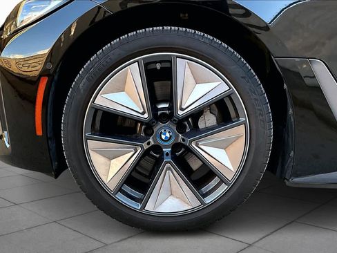 Used 2023 BMW i4 eDrive35 image 10