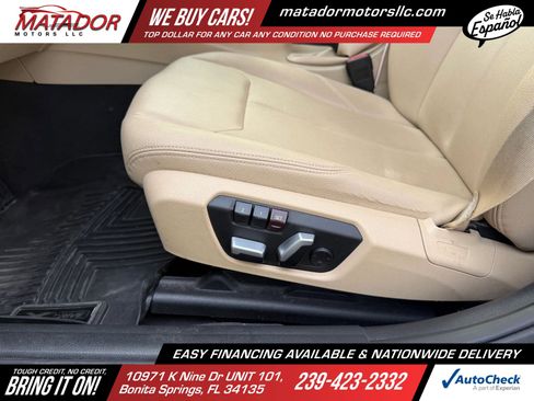 Used 2017 BMW 320i Sedan RWD image 8