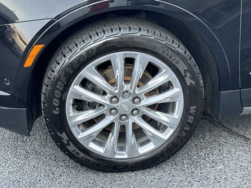 Used 2018 Cadillac XT5 Platinum w/ Driver Assist Package AWD/4WD image 17