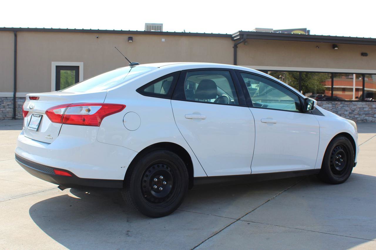 Used 2012 Ford Focus SE FWD image 29