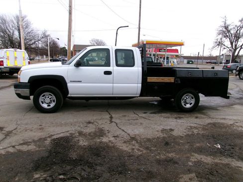 Used 2006 Chevrolet Silverado 2500 W/T w/ Skid Plate Package image 1