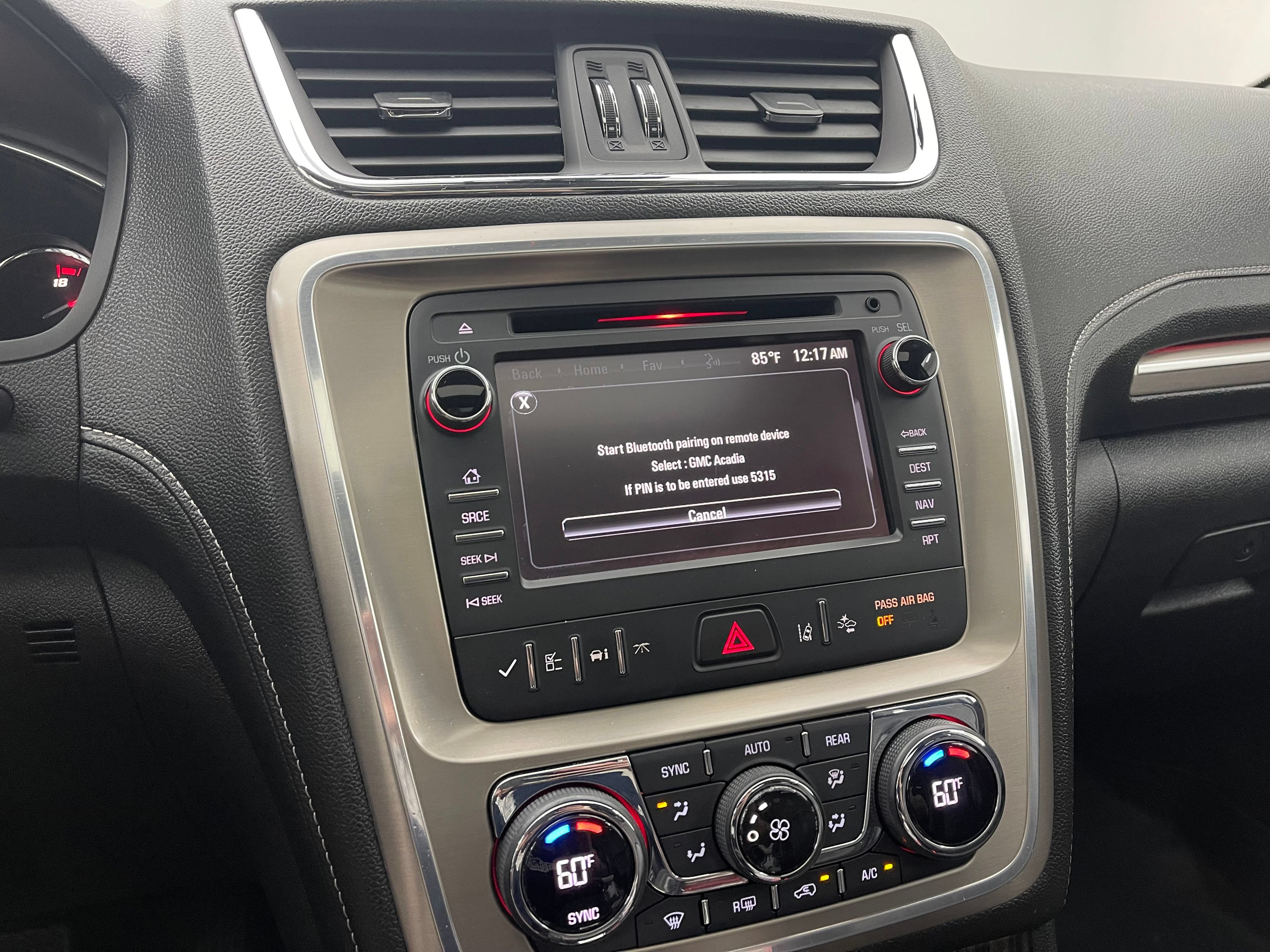 Used 2015 GMC Acadia Denali FWD image 32