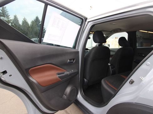 Used 2023 Nissan Kicks SR image 26