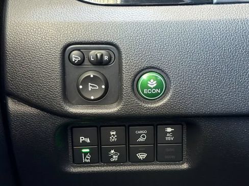 Used 2025 Honda Ridgeline Black Edition image 32