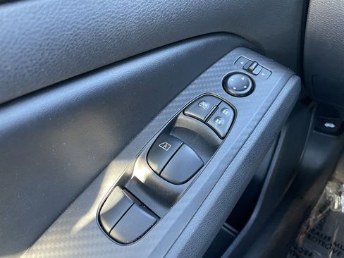 Used 2024 Nissan Altima 2.5 SV image 24