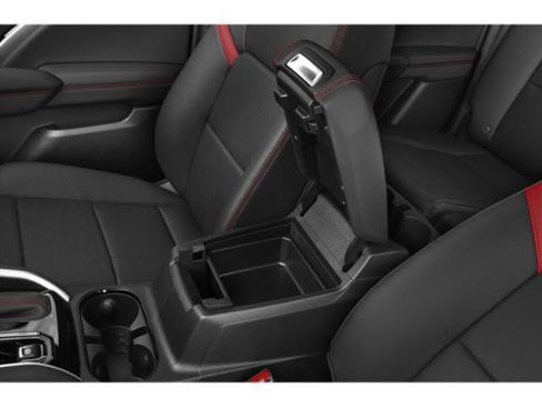 Used 2026 Chevrolet Colorado Z71 w/ Technology Package AWD/4WD image 16