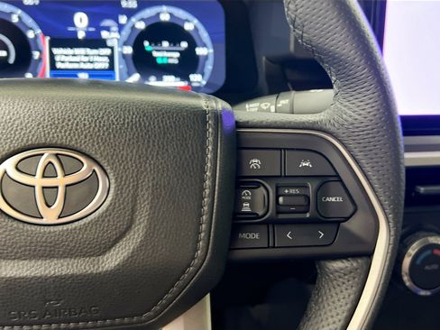 Used 2025 Toyota Tacoma TRD Sport image 19