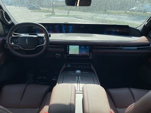 New 2026 Lincoln Navigator Reserve AWD/4WD image 12