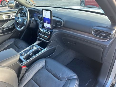 Used 2022 Ford Explorer Platinum w/ Equipment Group 601A image 48