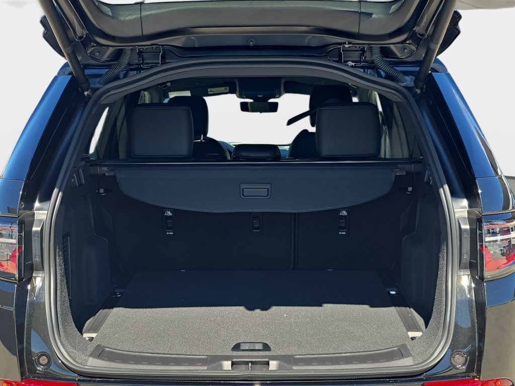 New 2026 Land Rover Discovery Sport Landmark AWD/4WD image 12