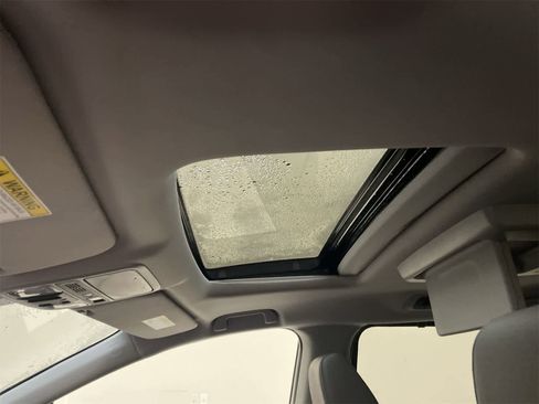 Used 2023 Honda Odyssey Touring image 3