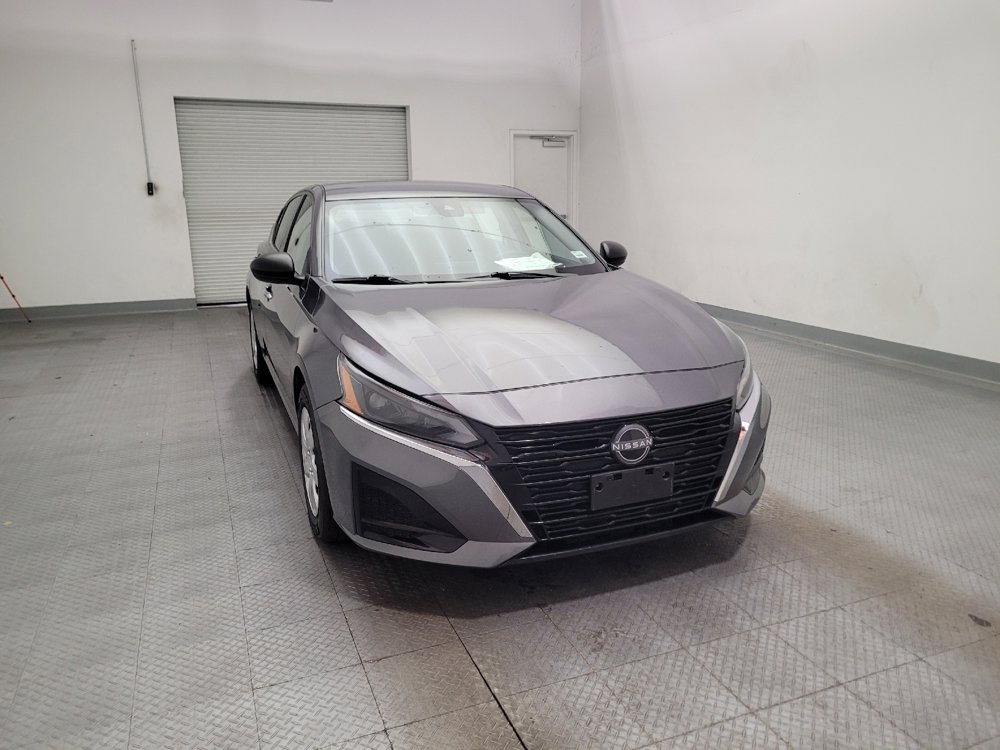 Used 2025 Nissan Altima 2.5 S FWD image 14