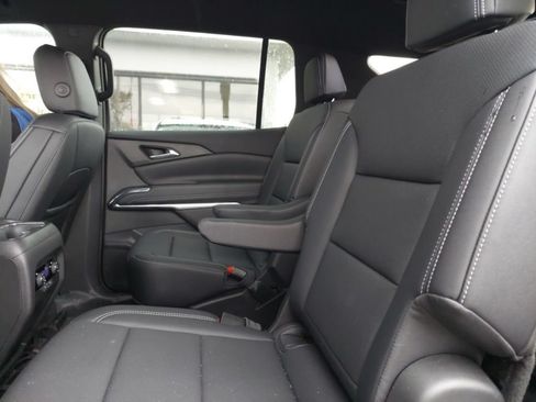 Used 2026 Chevrolet Traverse LT w/ Midnight/Sport Edition FWD image 7