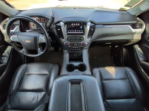 Used 2019 Chevrolet Suburban LT image 15