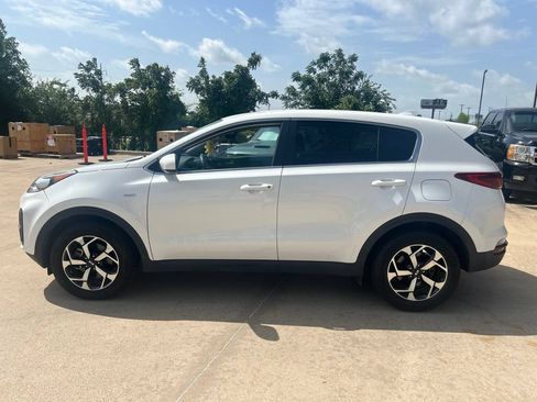 Used 2021 Kia Sportage LX AWD/4WD image 2