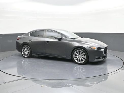 Used 2019 MAZDA MAZDA3 Sedan FWD image 16