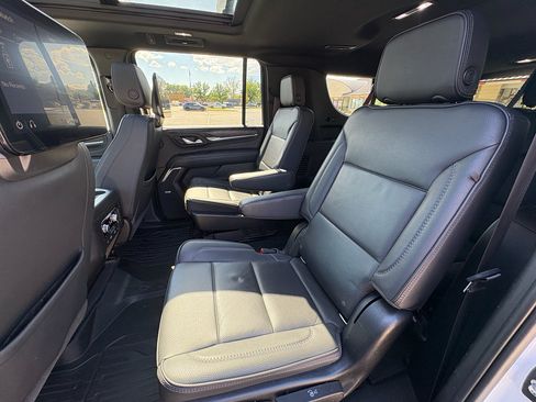 Used 2021 GMC Yukon XL Denali w/ Denali Premium Package AWD/4WD image 22