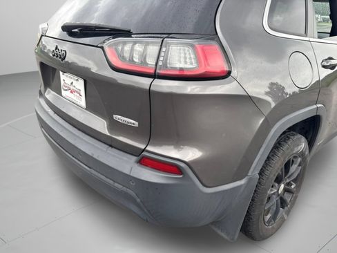 Used 2019 Jeep Cherokee Latitude Plus FWD image 29