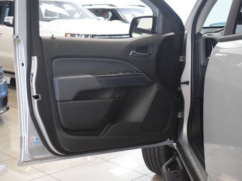 Used 2018 Chevrolet Colorado Z71 AWD/4WD image 40