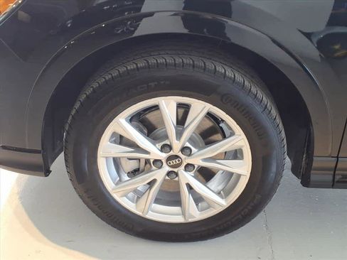 Certified 2025 Audi Q3 2.0T Premium w/ Convenience Package image 8