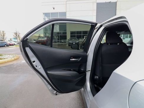 Used 2020 Toyota Corolla SE image 34