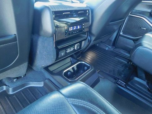 Used 2022 Jeep Wagoneer Series III w/ Flexible Seating Group image 25