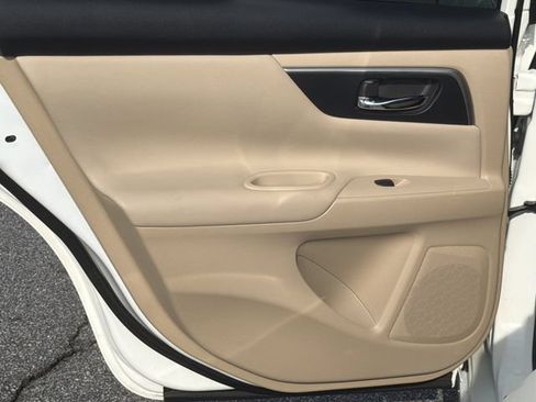Used 2015 Nissan Altima 2.5 S w/ Special Edition Package FWD image 23