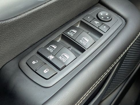 New 2026 Chrysler Pacifica Limited image 24