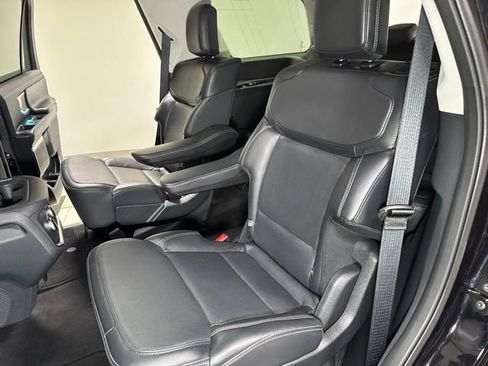 Used 2025 Ford Expedition Platinum AWD/4WD image 25