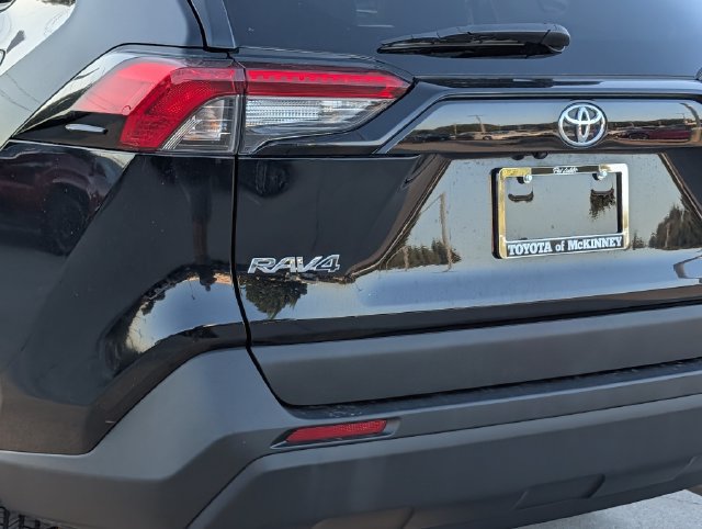 Used 2025 Toyota RAV4 XLE FWD image 7