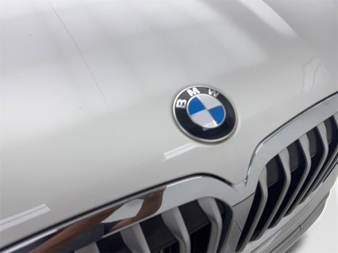 Used 2019 BMW X7 xDrive40i w/ Cold Weather Package image 26