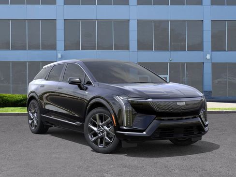 New 2026 Cadillac Optiq Luxury 2 image 7