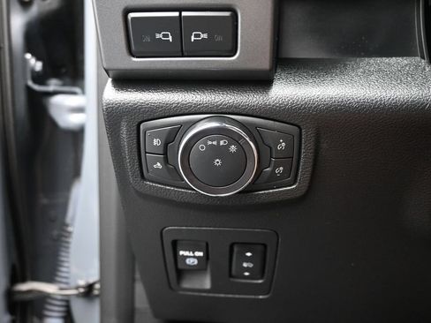 Used 2019 Ford F150 XLT w/ Equipment Group 302A Luxury AWD/4WD image 12