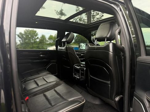 Used 2019 RAM 1500 Laramie AWD/4WD image 13