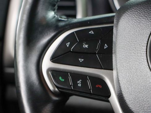 Used 2020 Jeep Grand Cherokee Altitude image 13