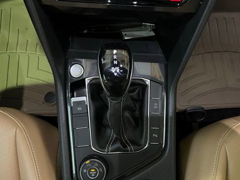 Certified 2024 Volkswagen Tiguan SE R-Line w/ MDO Package, Two-Row image 17