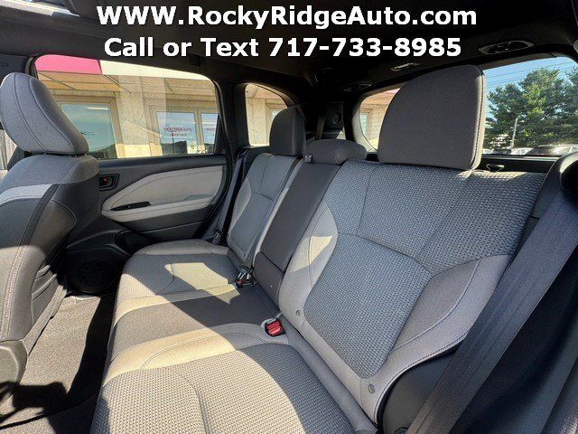 Used 2025 Subaru Forester Premium AWD/4WD image 23