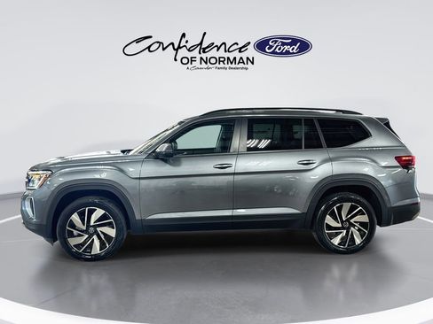 Used 2025 Volkswagen Atlas SE FWD image 5