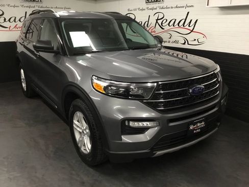 Used 2022 Ford Explorer XLT w/ Equipment Group 202A image 2