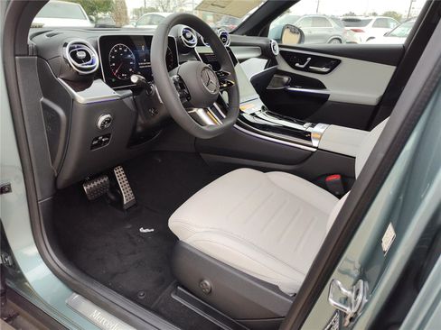 New 2026 Mercedes-Benz GLC 300 image 2