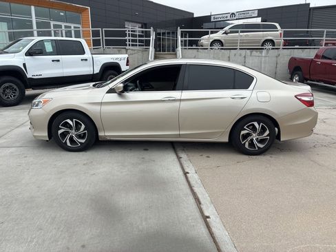 Used 2017 Honda Accord LX image 2
