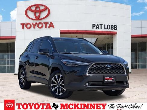 Used 2024 Toyota Corolla Cross XLE w/ Convenience Package FWD image 1