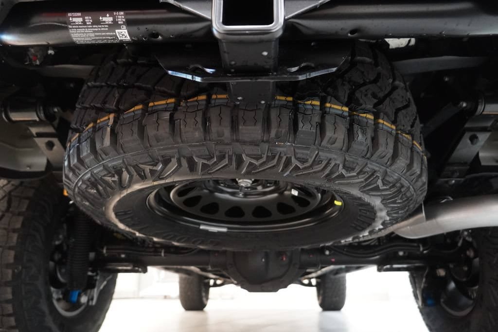 New 2026 Chevrolet Colorado ZR2 w/ Technology Package AWD/4WD image 11